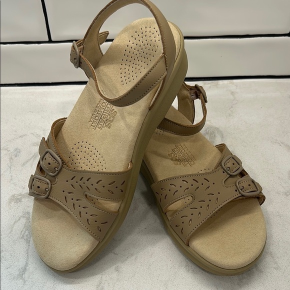 SAS Duo Natural Tan Sandals with Cushioned Footbed and Adjustable Straps 6W - Picture 13 of 16
